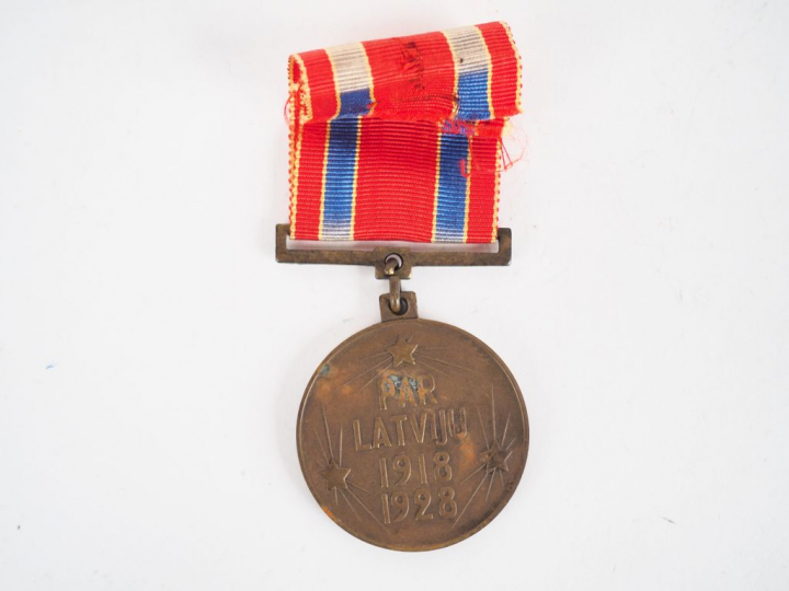 Médaille lettone des 10 ans de la libération nationale (1918/1928), mo