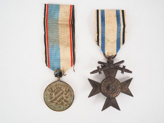 Vente aux enchères Lot de deux décorations bavaroises dont une médaille commémorative d’u