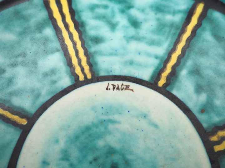 Louis DAGE. Coupe de style Art Déco sur talon en céramique polychrome 