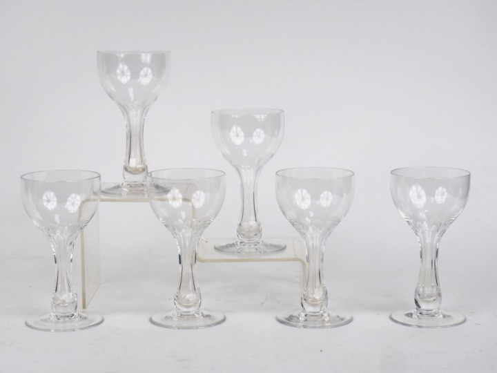 BACCARAT. 6 verres à vin en cristal. Signés.