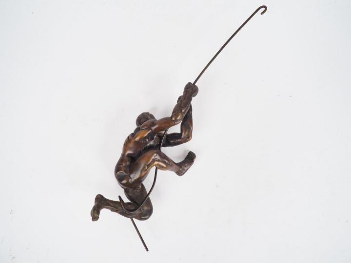 Louis LUTZ. "Ascension". Sujet en bronze et métal à patine brune. Sign