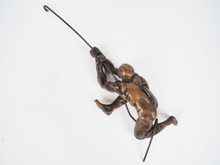 Louis LUTZ. "Ascension". Sujet en bronze et métal à patine brune. Sign