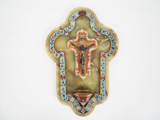 Vente aux enchères Bénitier crucifix Napoléon III en onyx et émaux polychromes cloisonnés