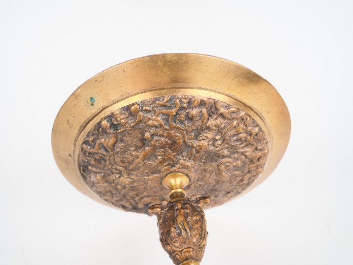 Coupe sur pied Napoléon III de style Renaissance en bronze et laiton, 