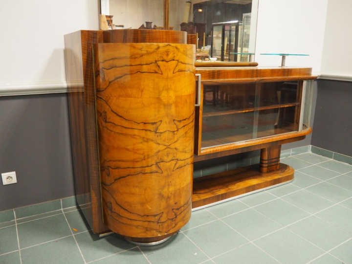Buffet argentier de style Art Déco en noyer et placage de noyer, ouvra