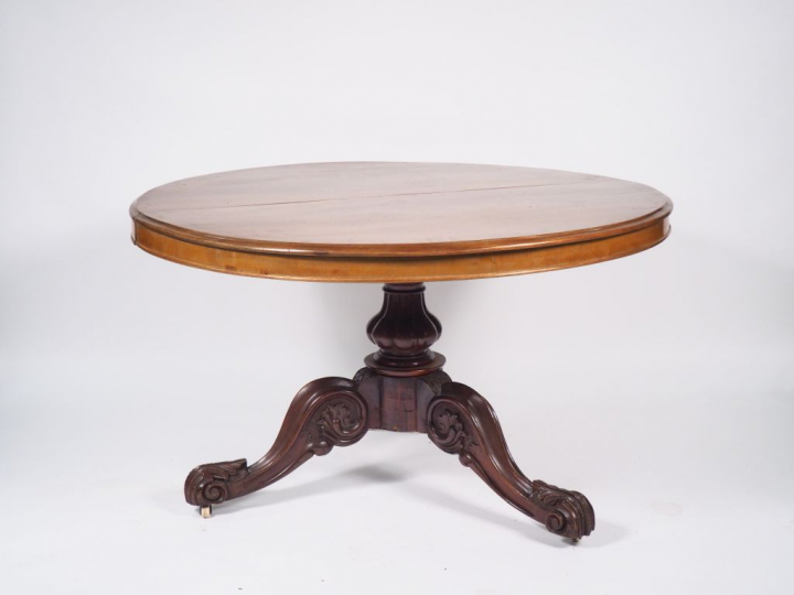 Table de salle à manger XIXème en acajou mouluré, modèle à allonges (3