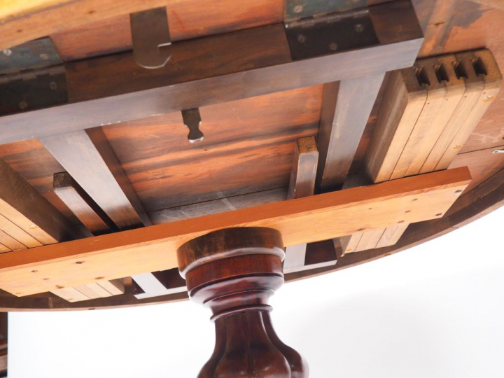 Table de salle à manger XIXème en acajou mouluré, modèle à allonges (3