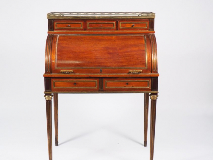 Bureau cylindre Napoléon III de style Louis XVI en acajou, dessus marb