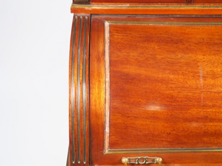 Bureau cylindre Napoléon III de style Louis XVI en acajou, dessus marb
