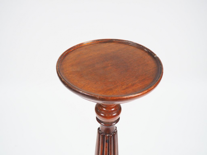 Sellette anglaise fin XIXème - début XXème de forme balustre en acajou