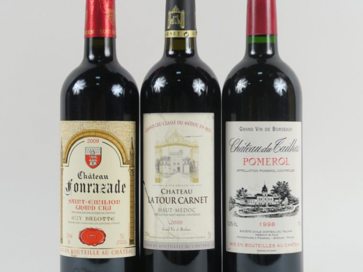 3 BOUTEILLES : 1 CHÂTEAU LA TOUR CARNET GCC HAUT MÉDOC 2000 - 1 CHÂTEA