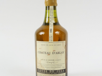 Vente aux enchères 1 BOUTEILLE CÔTES DU JURA CHÂTEAU D'ARLAU COMTE DE LAGUICHE - 1983 - C