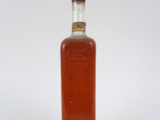 Vente aux enchères 1 TRÈS VIEILLE BOUTEILLE RHUM DES PLANTATIONS ST JAMES - CAPS ÉTAIN/SE