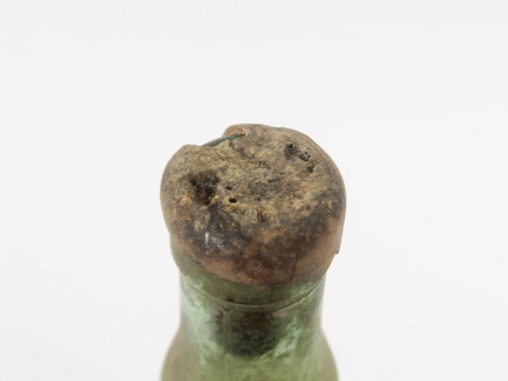 1 TRÈS VIEILLE BOUTEILLE LA VÉRITABLE LIQUEUR FABRIQUÉE à VOIRON - CAP