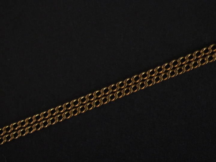 Elément de chaine en or jaune, maille gourmette.  Poids. 1,50 g   