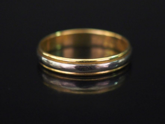 Vente aux enchères Alliance deux tons d'or.  TDD. 60 Poids. 3,04 g (gravée)   