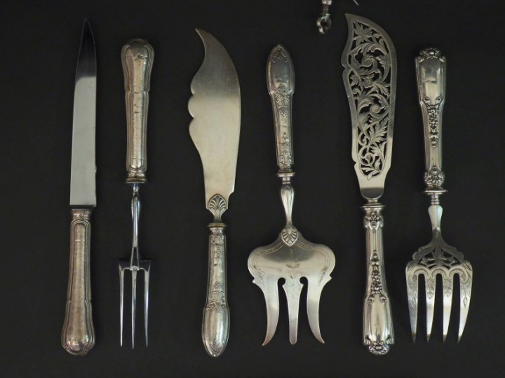 Service à découper manche en argent fourré 2 différents couverts à poi