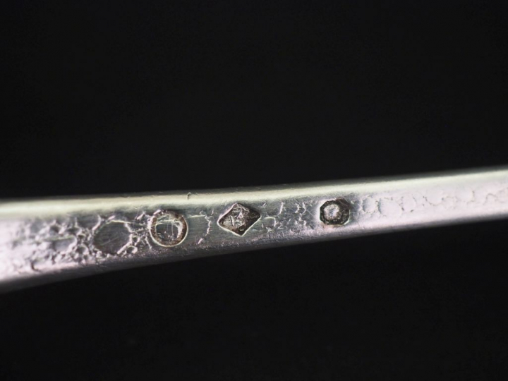 Cuillère à ragoût en argent, (ressoudée) Poids : 98 g   