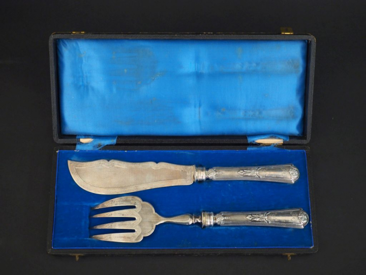 Couvert à poisson en argent, poinçon Minerve, lames en argent massif, 