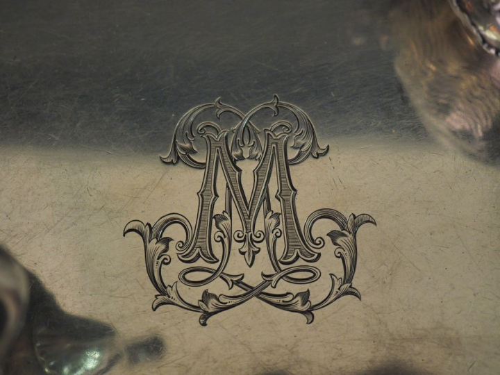 Service égoïste Napoléon III en argent, poinçon Minerve, à décor de fl