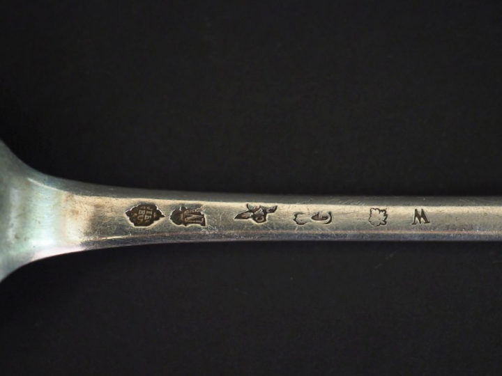 Cuillère à ragout en argent XVIIIème. Poids : 175 g   