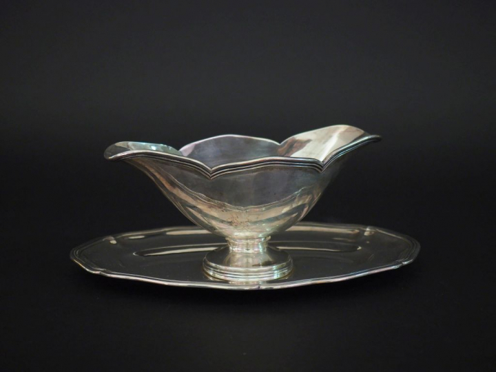Saucière en argent étranger. Poids : 467 g   