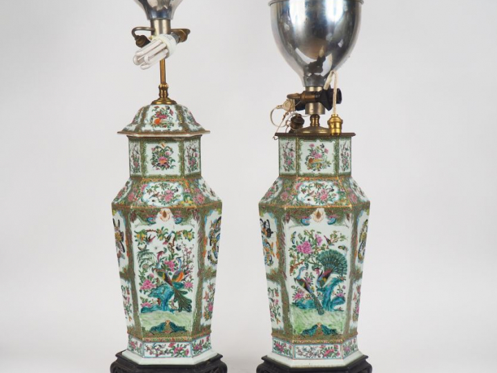 Canton, fin XIXe siècle,  Deux potiches hexagonales à pans coupés en p