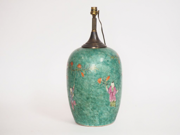 Chine, période Guangxu  Pot à gingembre de forme ovoïde en porcelaine 