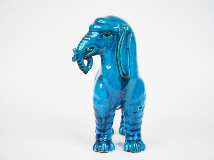 Chine, début XIX siècle, Éléphant en porcelaine émaillée turquoise rep