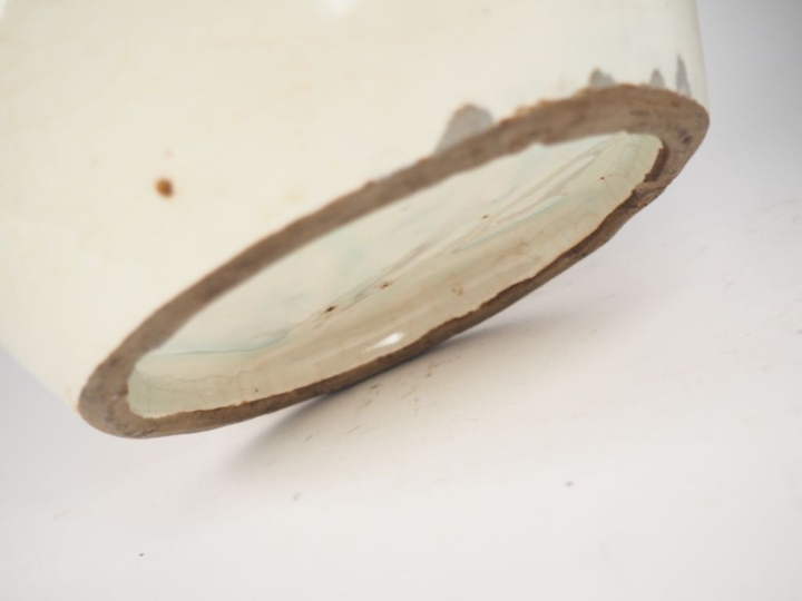 Chine vers 1900, Paire de vases de forme balustre en porcelaine émaill