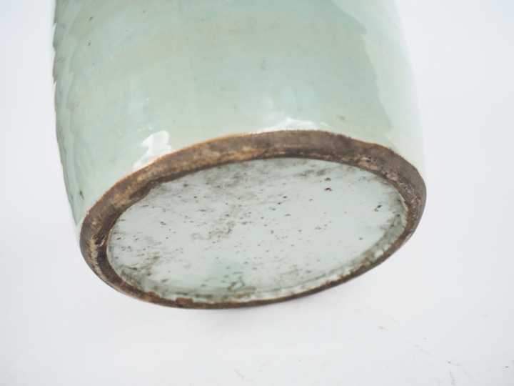 Chine, vers 1900 Pot à gingembre à panse ovoïde en porcelaine émaillée