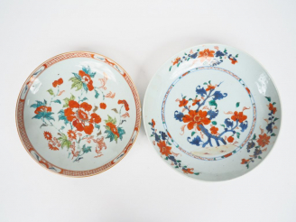 Vente aux enchères Chine XVIIIe-XIXe siècle,  Deux coupes en porcelaine et émaux de la fa