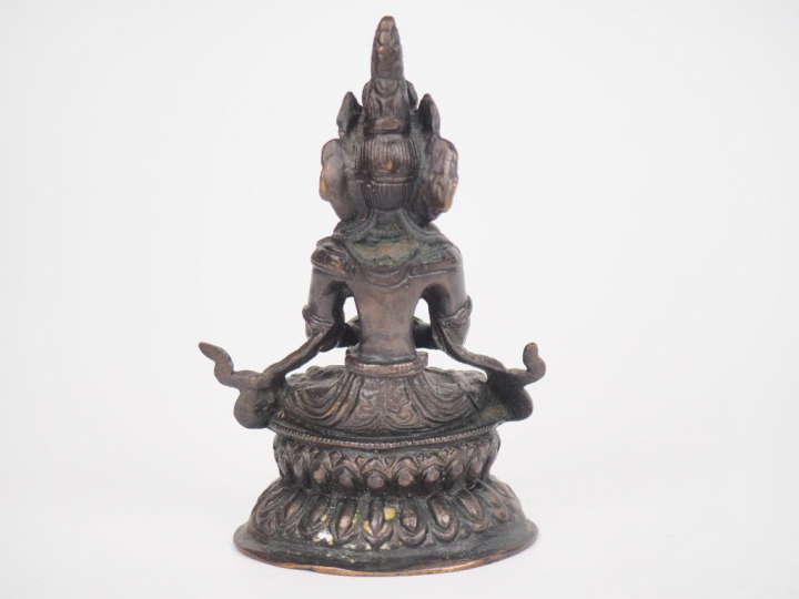 Statuette en bronze à patine claire représentant le boudha Amitayus te