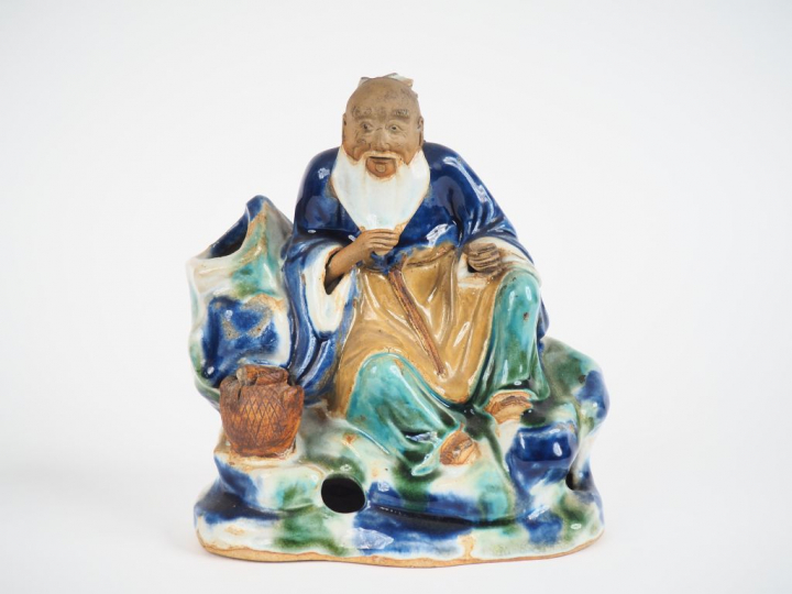 Vietnam, vers 1900 Groupe en céramique émaillée vert bleu et ocre repr