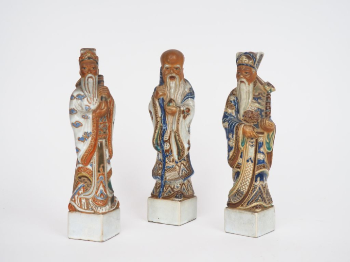 Vietnam, école de Bien Hoa Xxe Trois sujets en terre cuite émaillée br