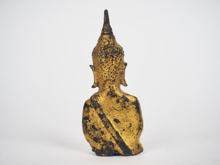 Ayutthaya, XVIIe siècle,  Petit sujet en bronze laqué et doré, représe