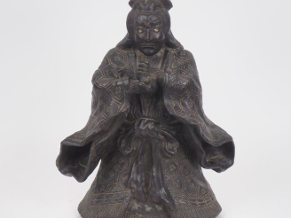 Vente aux enchères Okimono en terre cuite représentant un Samouraï  Japon Xxème, Période 