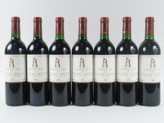 Vente aux enchères 7 BOUTEILLES CHÂTEAU LATOUR GCC PAUILLAC - 1985 - CBO - 5 BG