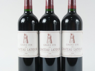 Vente aux enchères 3 BOUTEILLES CHÂTEAU LATOUR 1er GCC PAUILLAC - 2000
