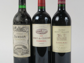 Vente aux enchères 3 BOUTEILLES POMEROL : 1 CHÂTEAU PETIT VILLAGE 1992 - 1 CHÂTEAU SAMSON