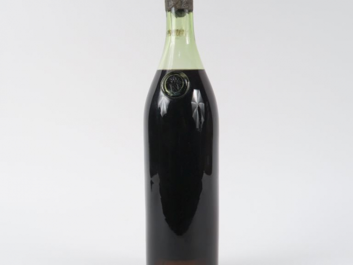 1 TRÈS VIEILLE BOUTEILLE COGNAC NAPOLÉON  MARQUÉ SUR LA CAPSULE 'MAISO