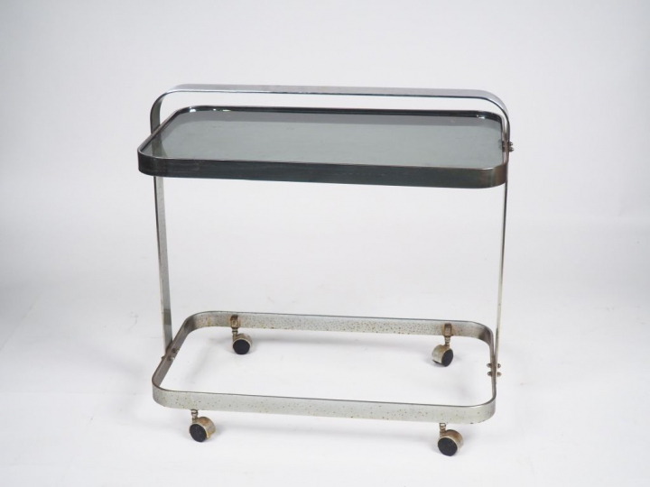 Desserte roulante années 70 en métal chromé, deux plateaux en verre fu