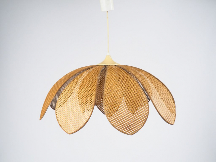 Suspension contemporaine et une paire d'appliques assorties en cannage