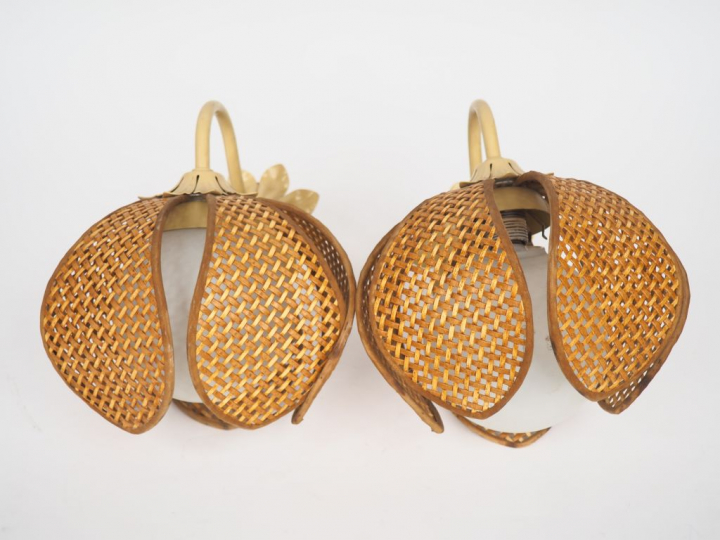 Suspension contemporaine et une paire d'appliques assorties en cannage