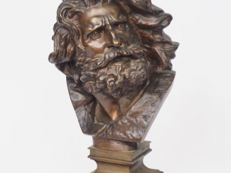 Vente aux enchères François RUDE. " Tête d'homme". Sculpture en bronze à patine brune, su