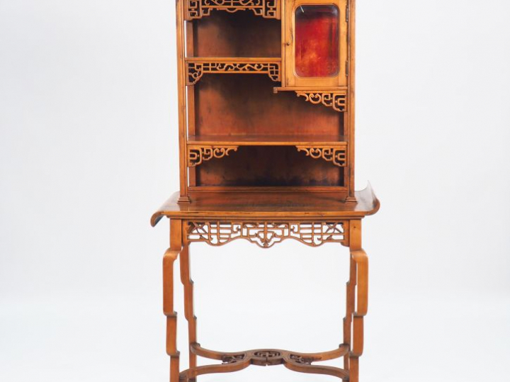 VIARDOT (dans le goût de). Meuble vitrine Napoléon III de style Extrêm