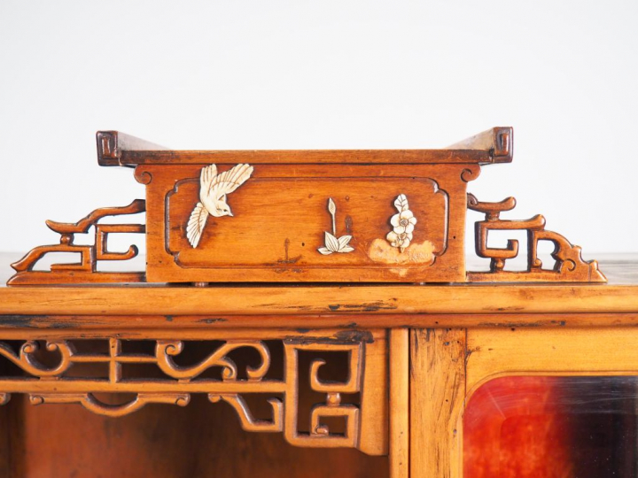 VIARDOT (dans le goût de). Meuble vitrine Napoléon III de style Extrêm