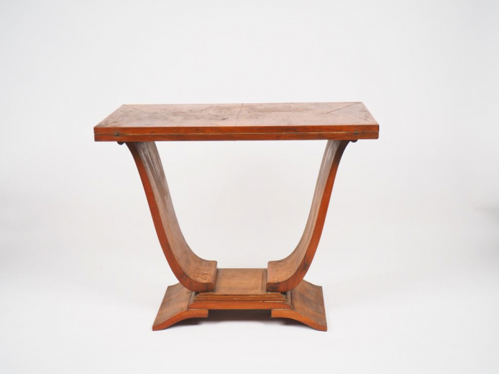 Table à jeux Art Déco formant console en placage de loupe de thuya,  p