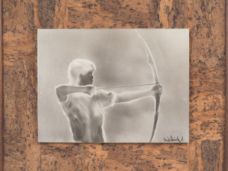 Vente aux enchères MICK MICHEYL. "Tir à l'arc". Tableau en acier, signé en bas à droite. 