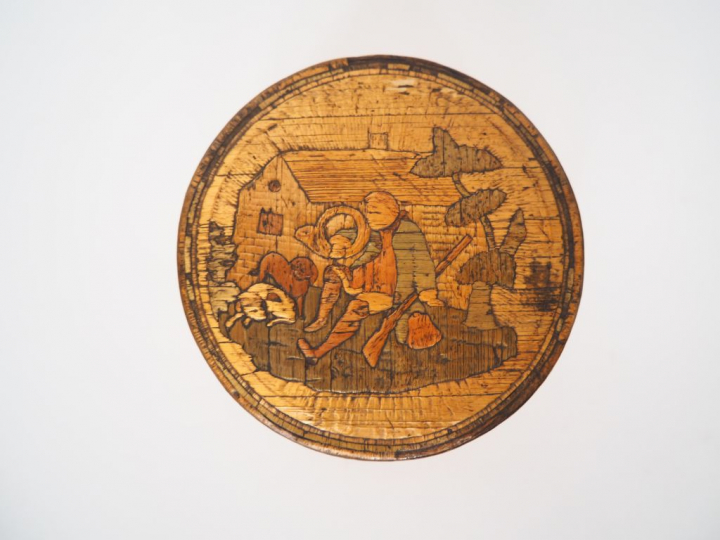 Boite cylindrique début XIXème en marqueterie de paille à décor de cha